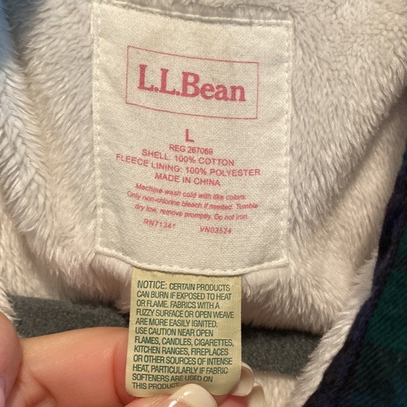 DONATED.  L. L. Bean. Women’s long-sleeve fleece lined jacket. Size L - Picture 2 of 7
